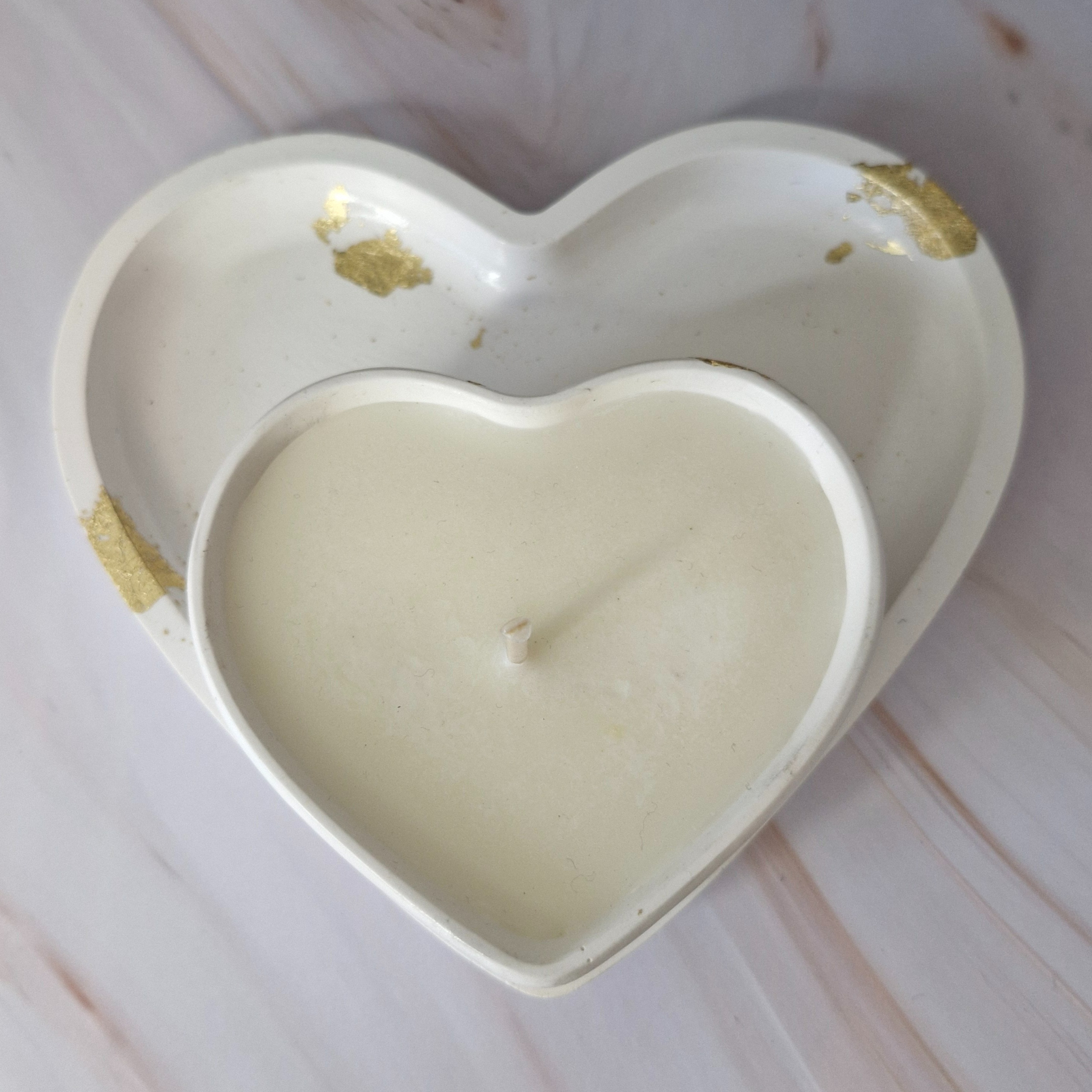 🕯️ Bougie parfumée Caramel – Coupelle Cœur en Raysin