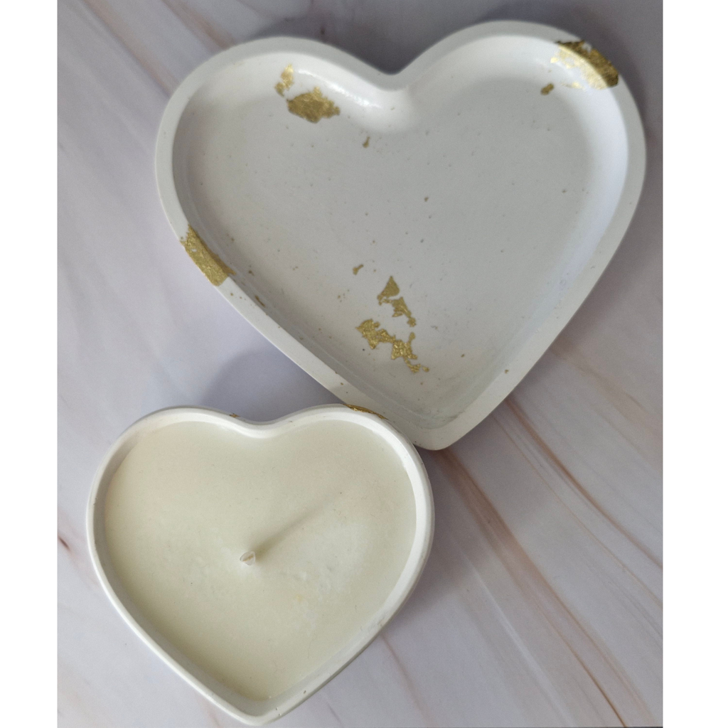 🕯️ Bougie parfumée Caramel – Coupelle Cœur en Raysin