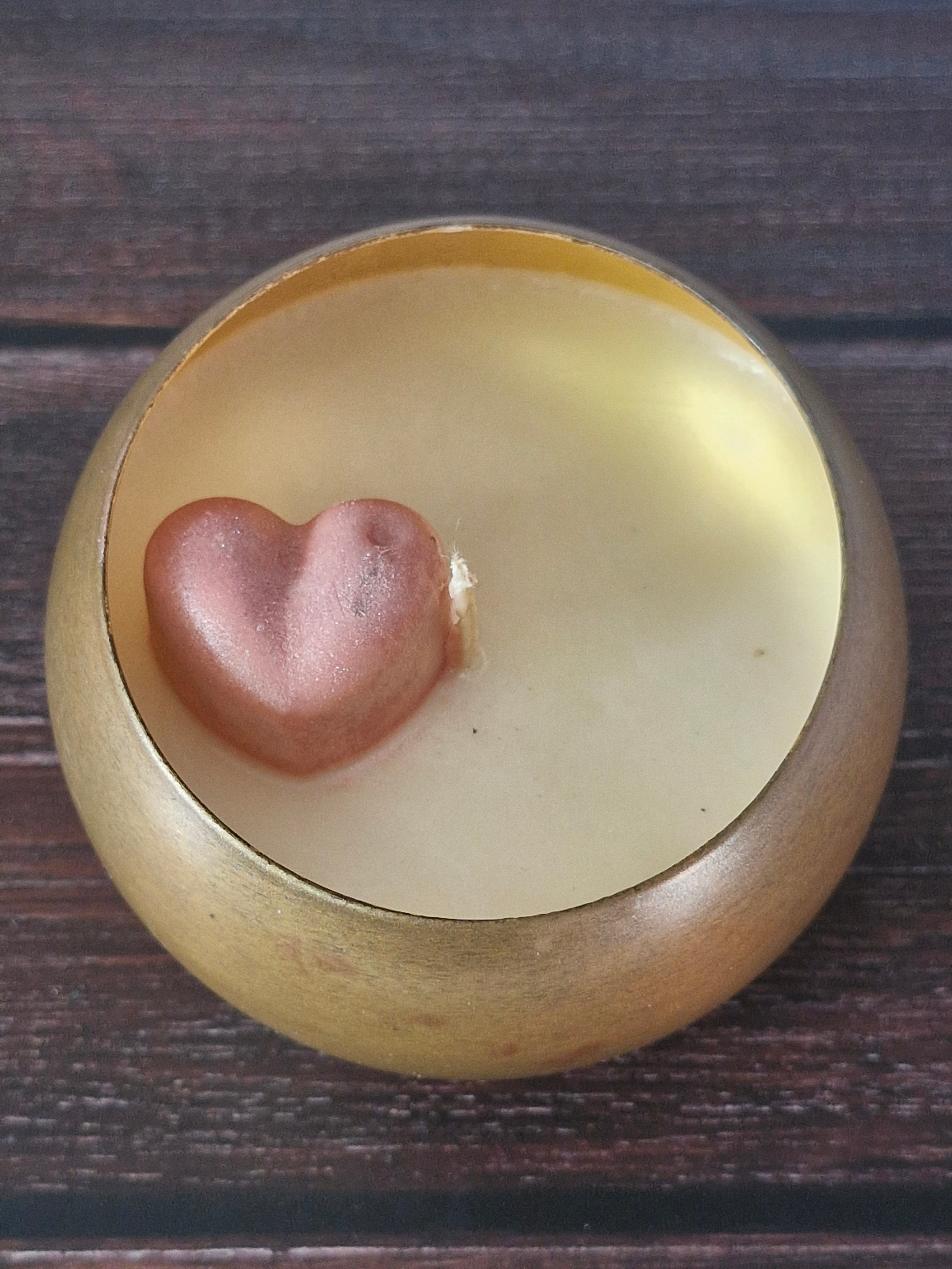 🕯️ Bougie parfumée Relaxante – Pot en métal doré & cœur en cire