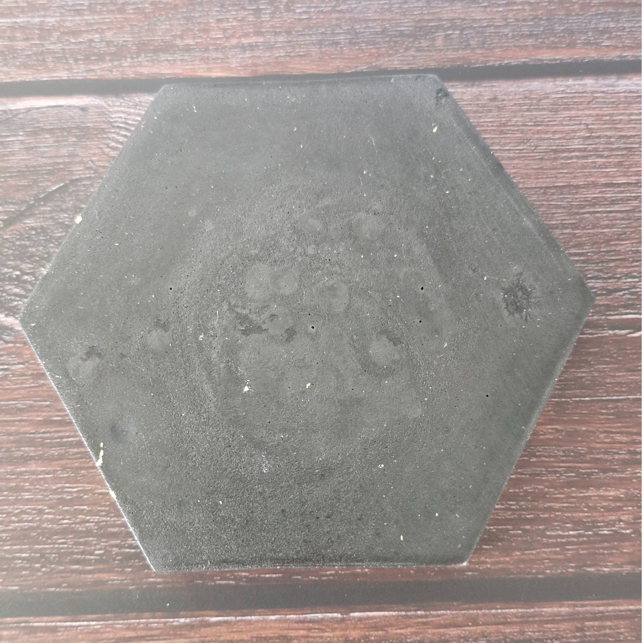 🖤 Plateau décoratif hexagonal en raysin noire – Finition paillette d’or