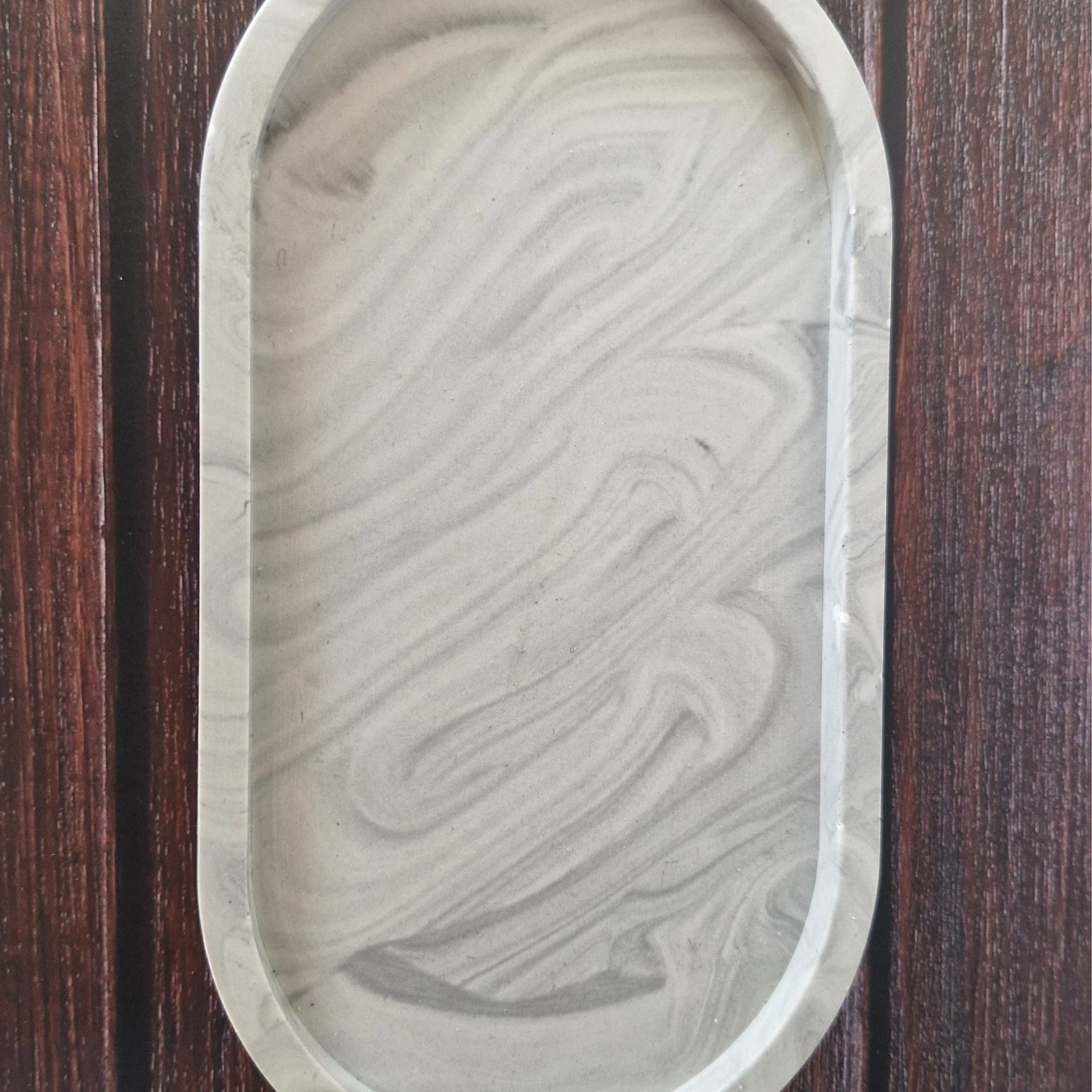 🤍 Plateau décoratif ovale en raysin gris marbré – Fait main